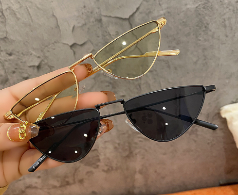 Óculos de sol triângulo de metal novo estilo feminino pequeno rosto anti-UV óculos de sol7