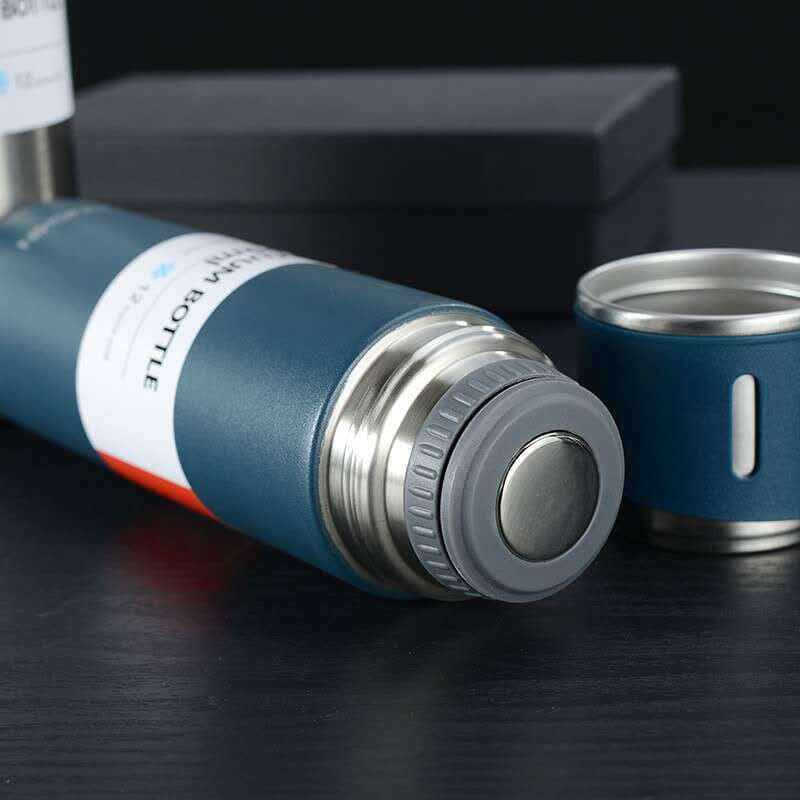Kit Garrafa Térmica e Xícaras Karaman
